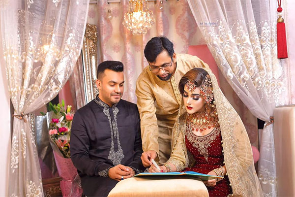 তাকেই দ্বিতীয়-বিয়ে করলেন মাহি